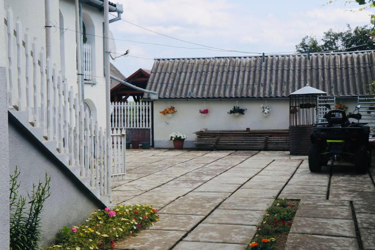 Садиба Анна - Термальні Води Косино Zapson Buitenkant foto