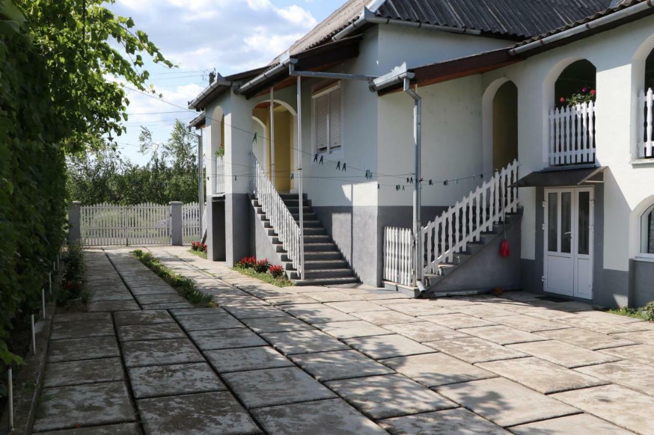 Садиба Анна - Термальні Води Косино Zapson Buitenkant foto